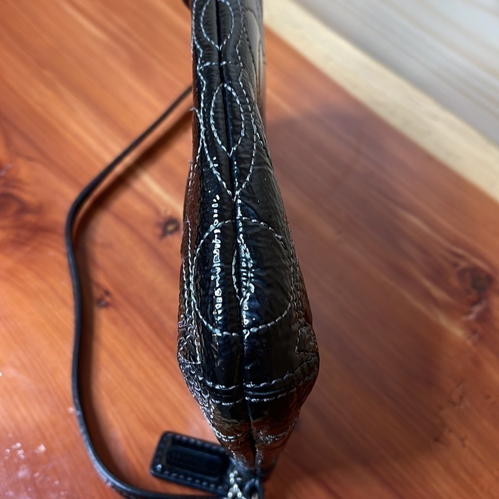 Coach black patent wristlet - Picture 7 of 8